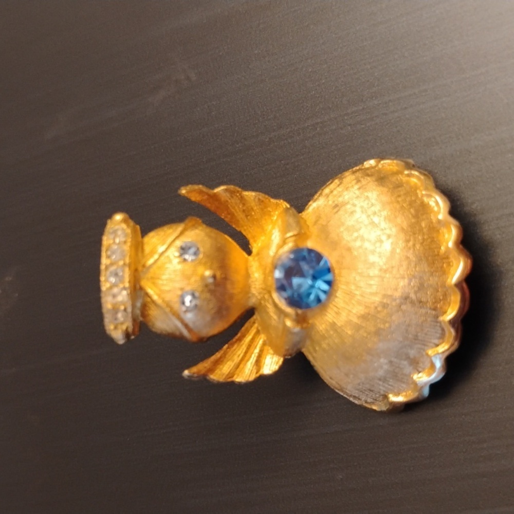 Signed Ultra Blue Jewel Angel Brooch Gold Tone
